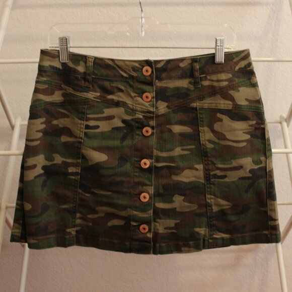 2 for $10 Forever 21 Flared Mini Skirt Size Large/X Large - Picture 1 of 6
